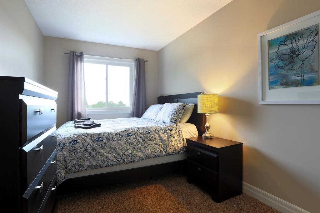 Boardwalk Homes - Executive Guest Rooms & Townhomes Kitchener Rom bilde