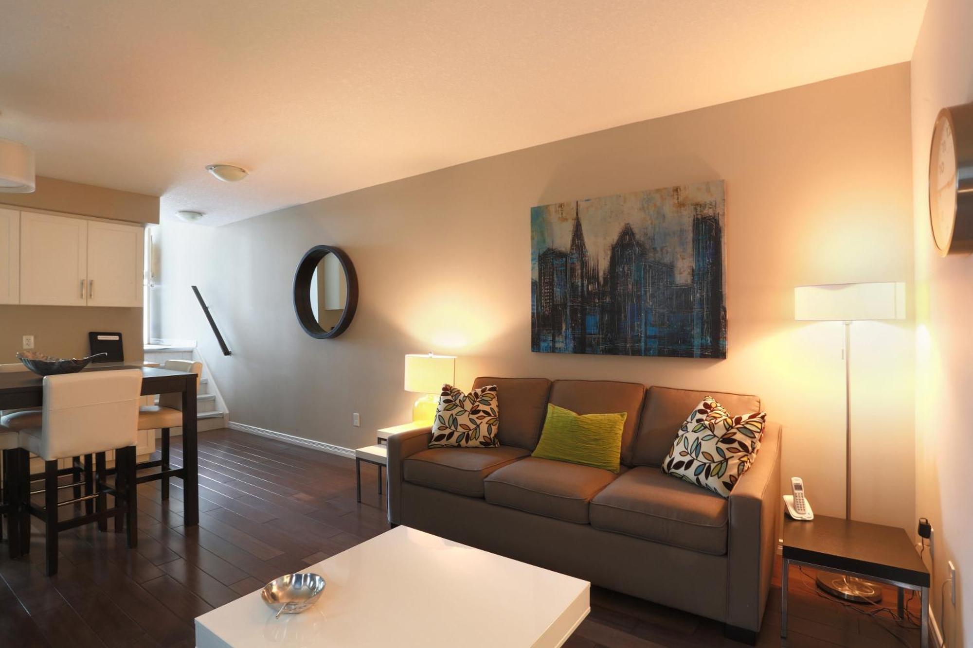 Boardwalk Homes - Executive Guest Rooms & Townhomes Kitchener Eksteriør bilde