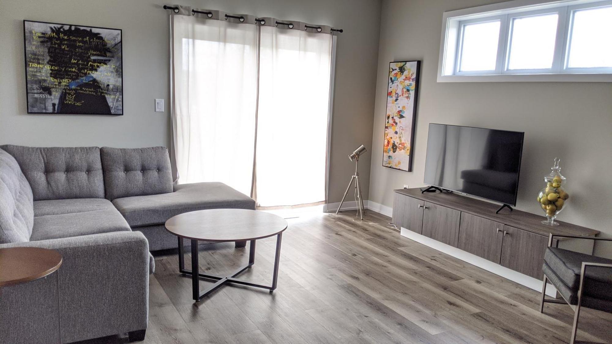 Boardwalk Homes - Executive Guest Rooms & Townhomes Kitchener Eksteriør bilde