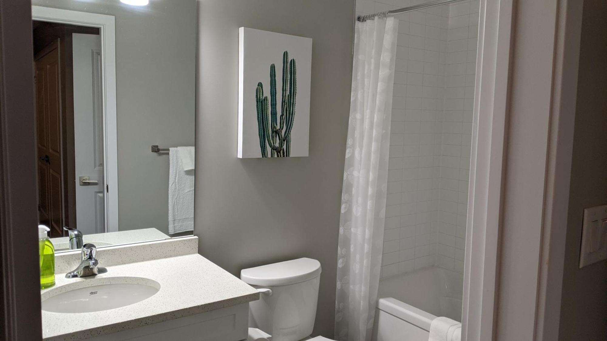Boardwalk Homes - Executive Guest Rooms & Townhomes Kitchener Eksteriør bilde