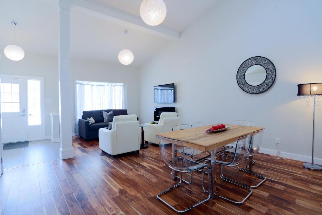 Boardwalk Homes - Executive Guest Rooms & Townhomes Kitchener Eksteriør bilde